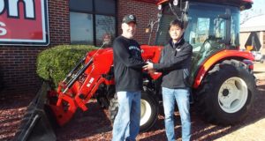 Branson-Tractor-donates-for-disaster-relief